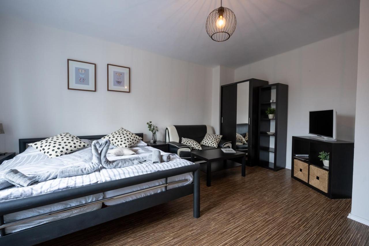 Apartmany Lanna เชสเกบูดิเยโจวิตเซ ภายนอก รูปภาพ