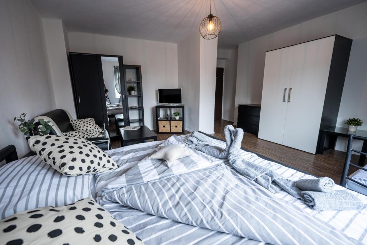 Apartmany Lanna เชสเกบูดิเยโจวิตเซ ภายนอก รูปภาพ