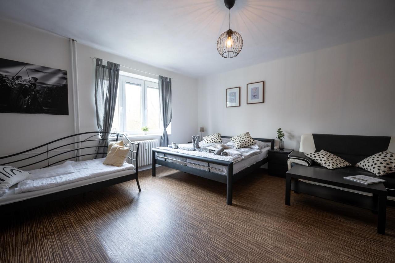 Apartmany Lanna เชสเกบูดิเยโจวิตเซ ภายนอก รูปภาพ
